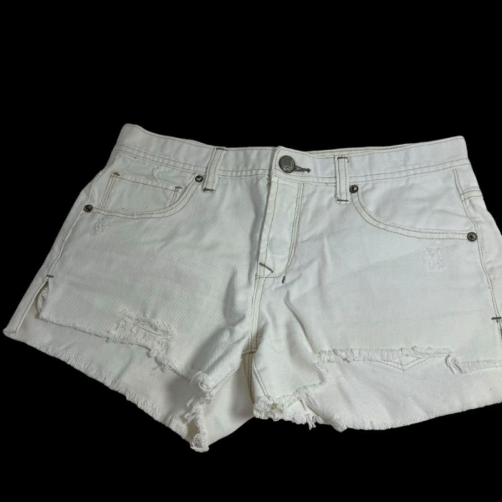 Free People White Distressed Denim Cutoff Shorts Sz‎ 27